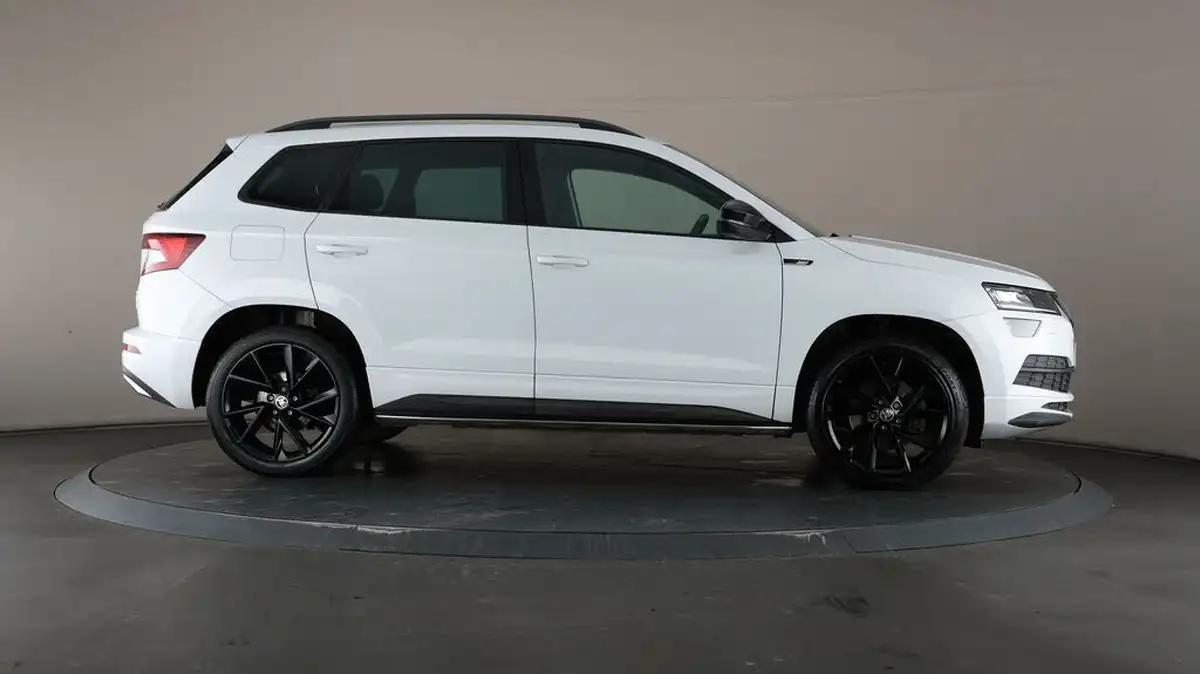 2019-skoda-karoq-20tdi-sportline-150ps-4x4-big-8