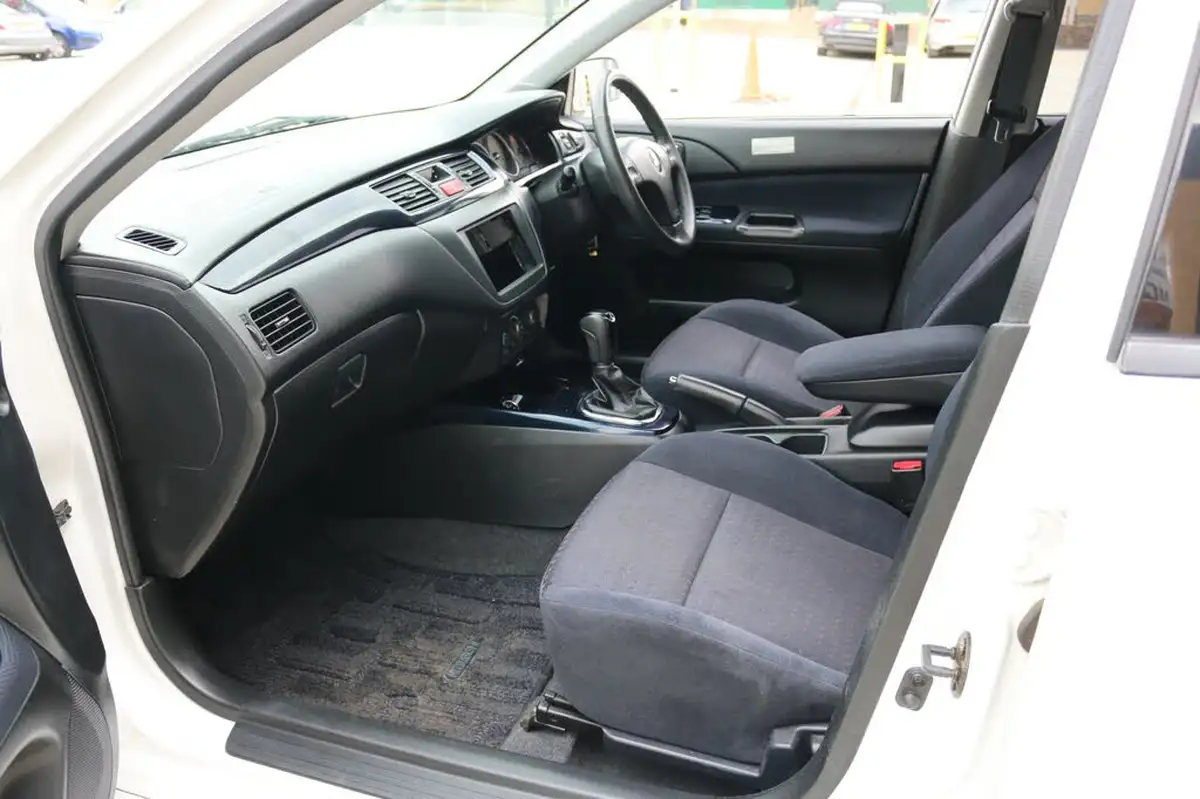 2002-mitsubishi-lancer-big-46