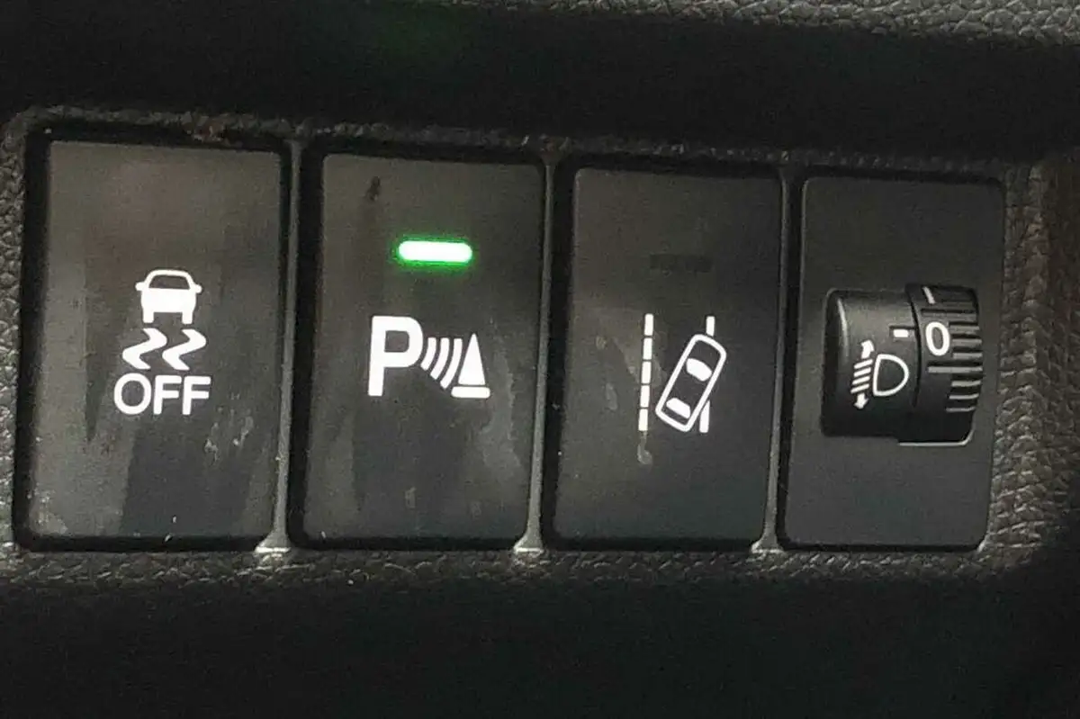 2019-honda-jazz-13-i-vtec-se-cvt-big-37