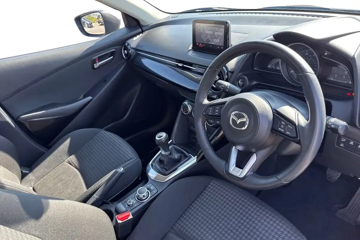 2019-mazda-mazda2-15-se-l-nav-big-13