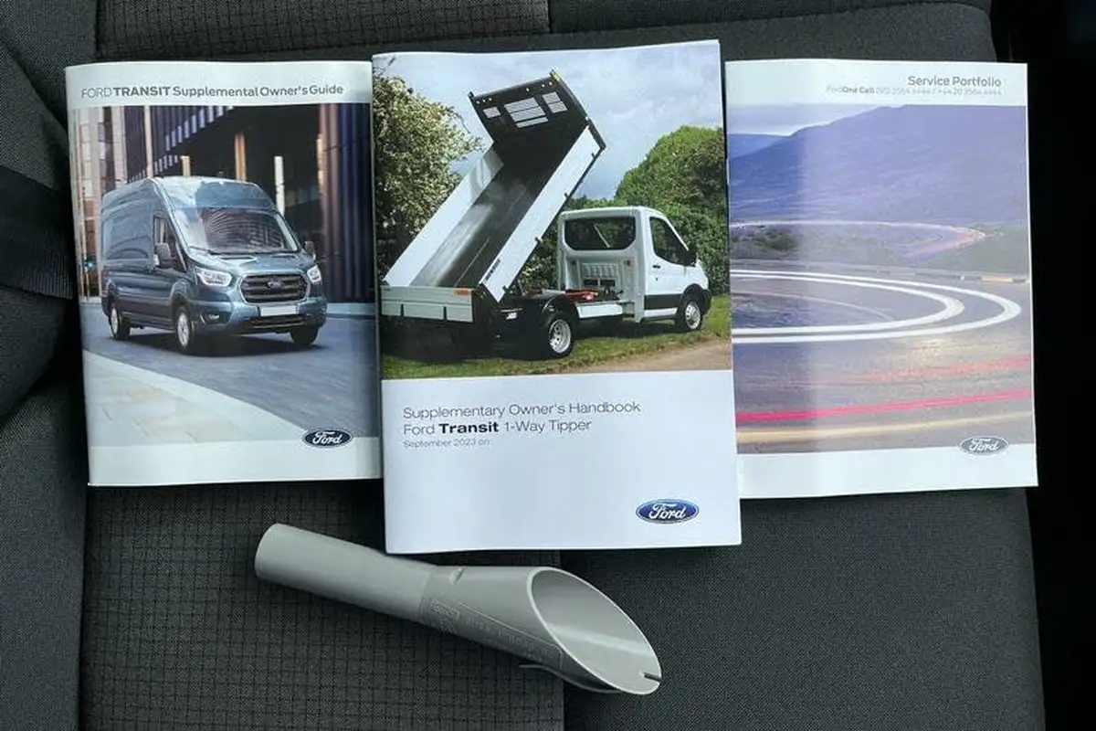2023-ford-transit-20tdci-350-l2h1-leader-130pseu6dt-rwd-cab-big-8