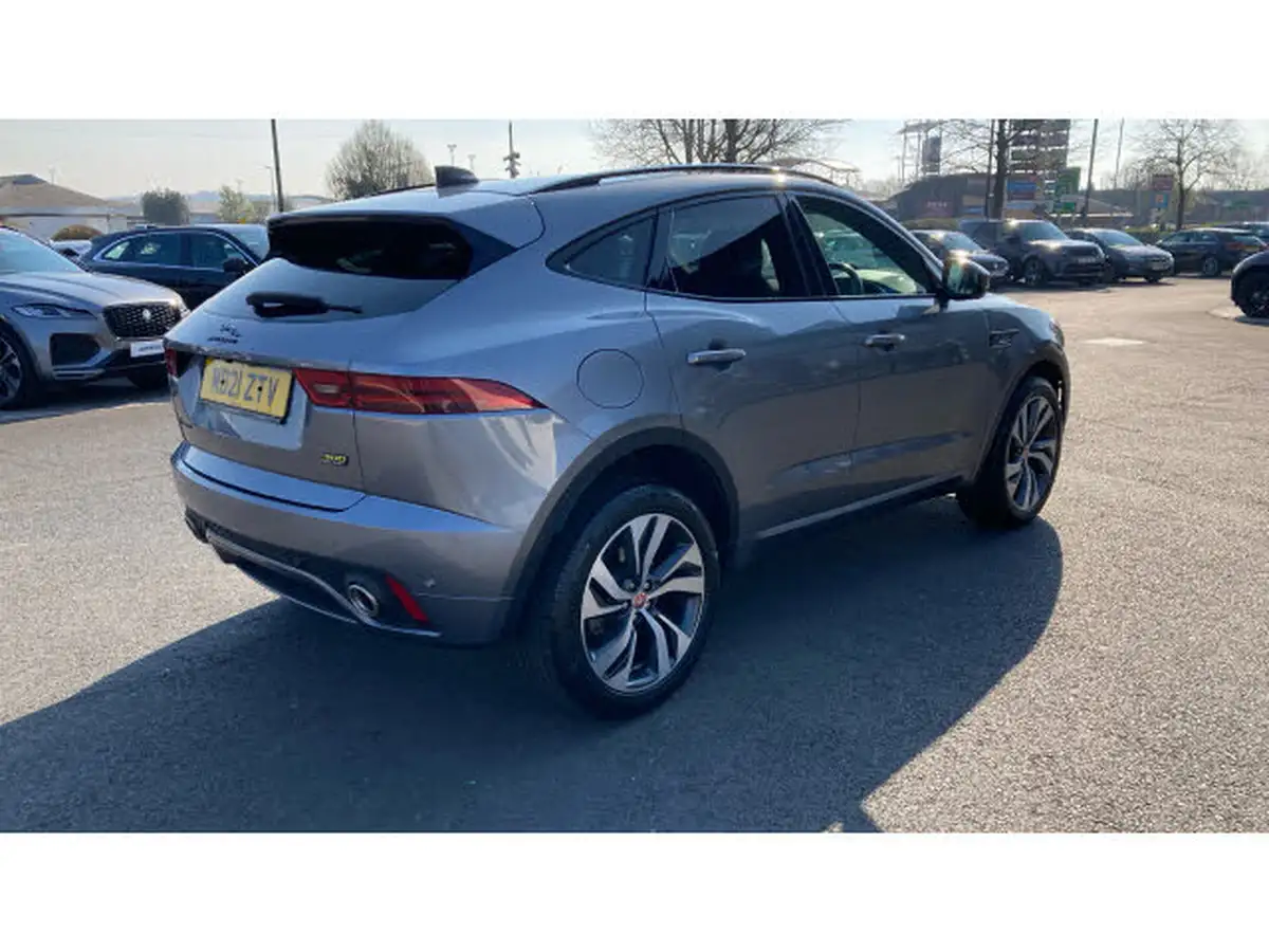 2021-jaguar-e-pace-20-p300-300-sport-big-37