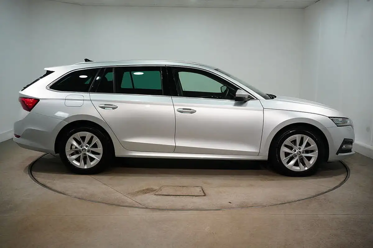 2023-skoda-octavia-20tdi-se-l-150ps-estate-dsg-big-3