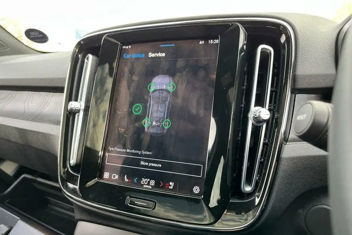 2022-volvo-c40-e-twin-recharge-pro-big-27