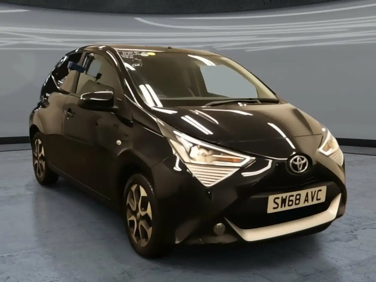 2018-toyota-aygo-10-vvt-i-x-plore-big-2