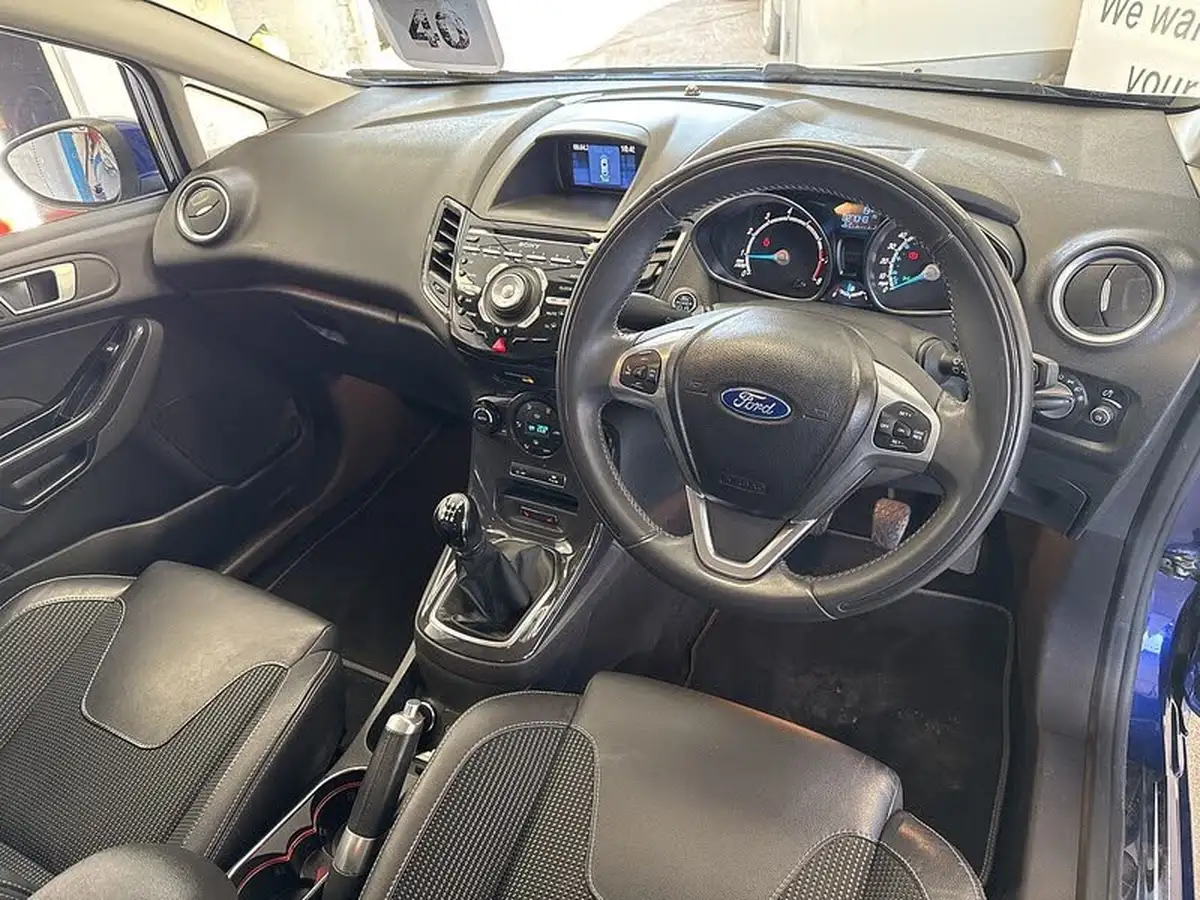 2013-ford-fiesta-10-titanium-x-100ps-ss-5d-big-8