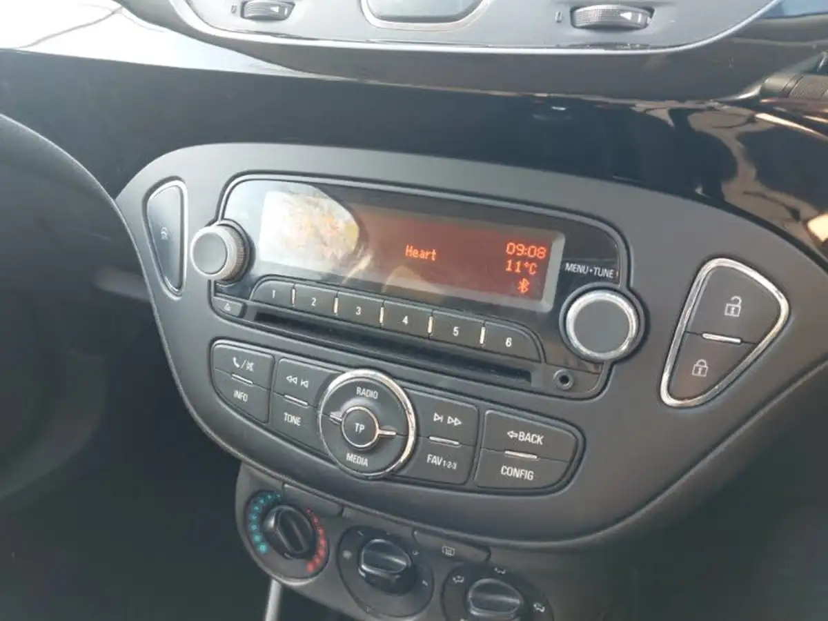 2015-vauxhall-corsa-14i-sting-90ps-3d-big-14