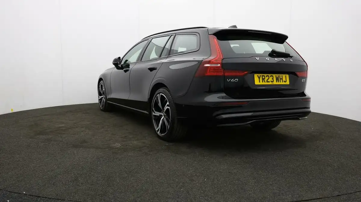2023-volvo-v60-20-b3-plus-station-wagon-big-70