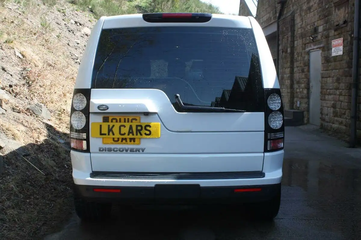 2016-land-rover-discovery-4-30-sd-v6-graphite-big-6
