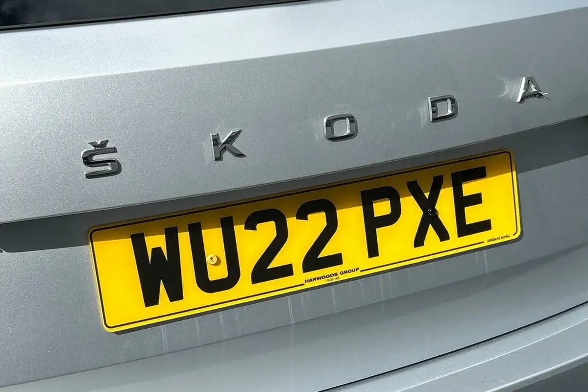 2022-skoda-superb-20tdi-se-technology-estate-dsg-big-40