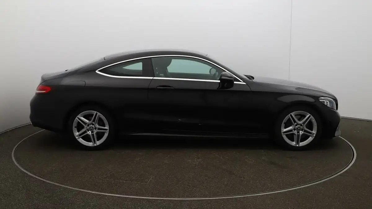 2018-mercedes-benz-c-class-big-40