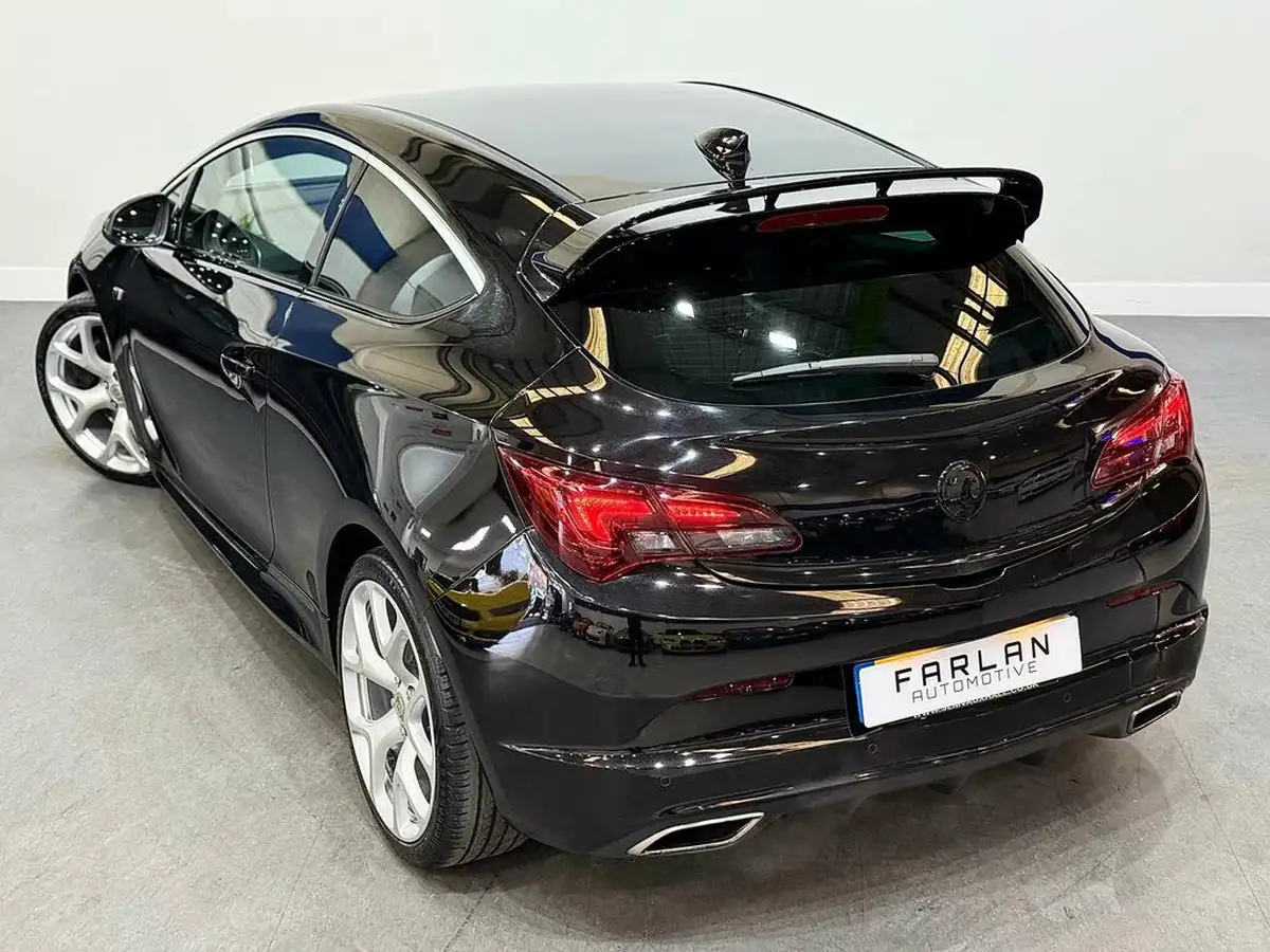 2017-vauxhall-gtc-20i-vxr-big-23