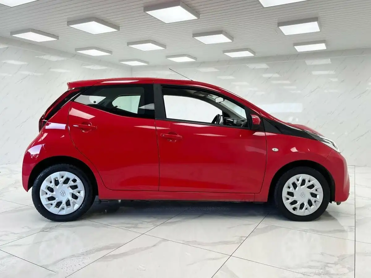 2021-toyota-aygo-10-vvt-i-x-play-tss-big-11