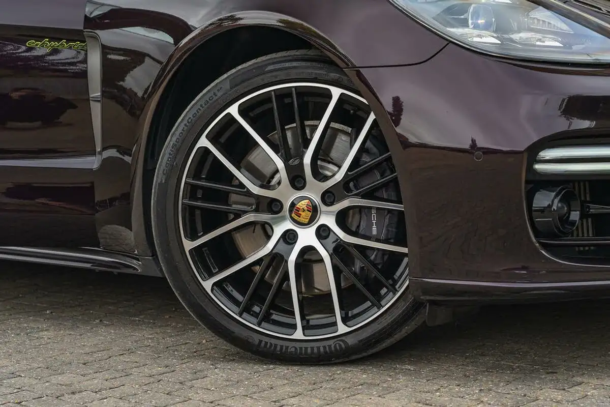 2022-porsche-panamera-30-4-e-hybrid-platinum-edition-sport-turismo-big-1