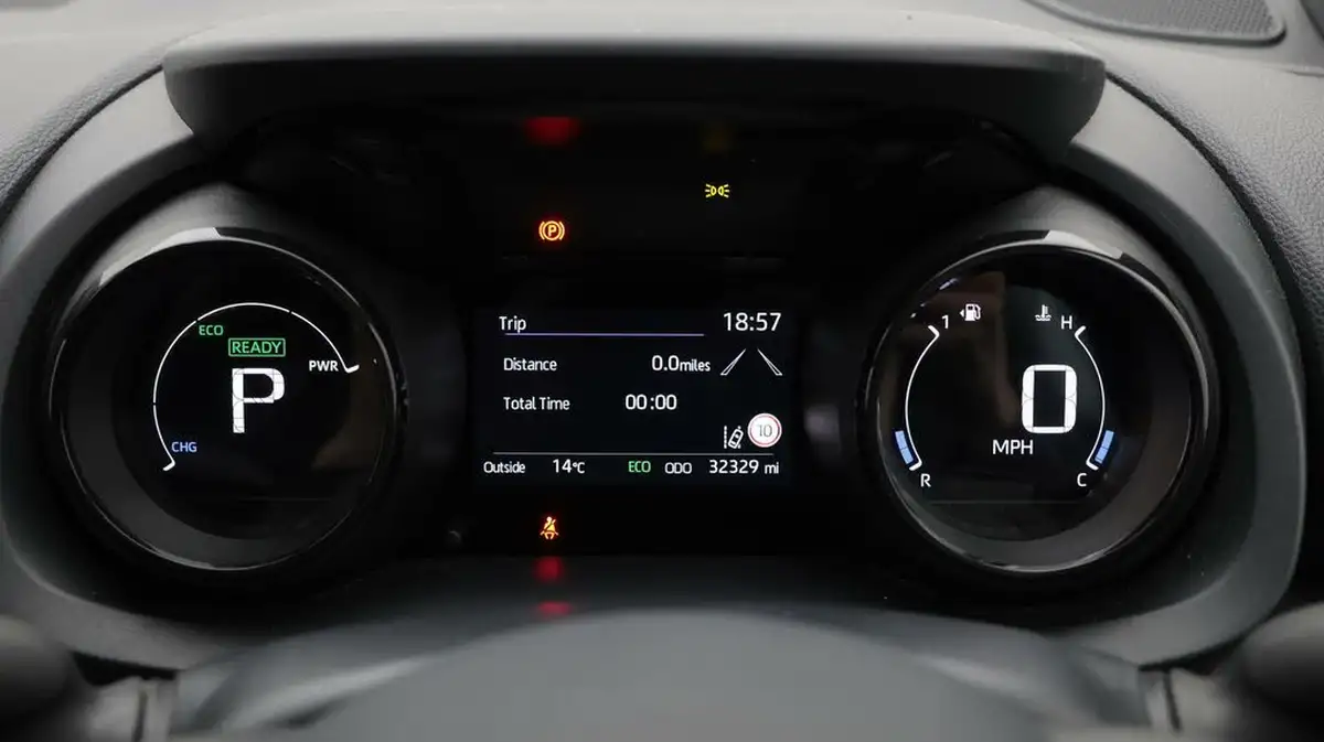 2022-toyota-yaris-15-vvt-i-dynamic-big-10