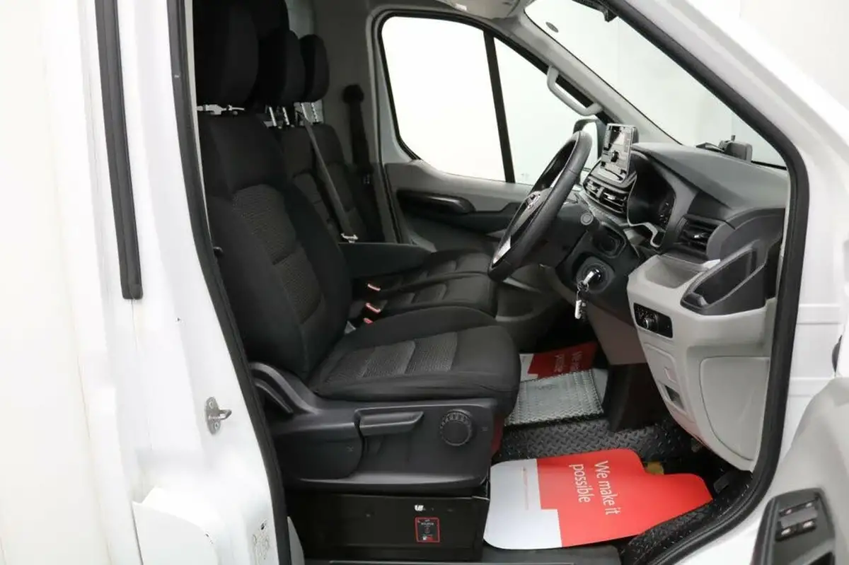2022-maxus-deliver-9-big-20