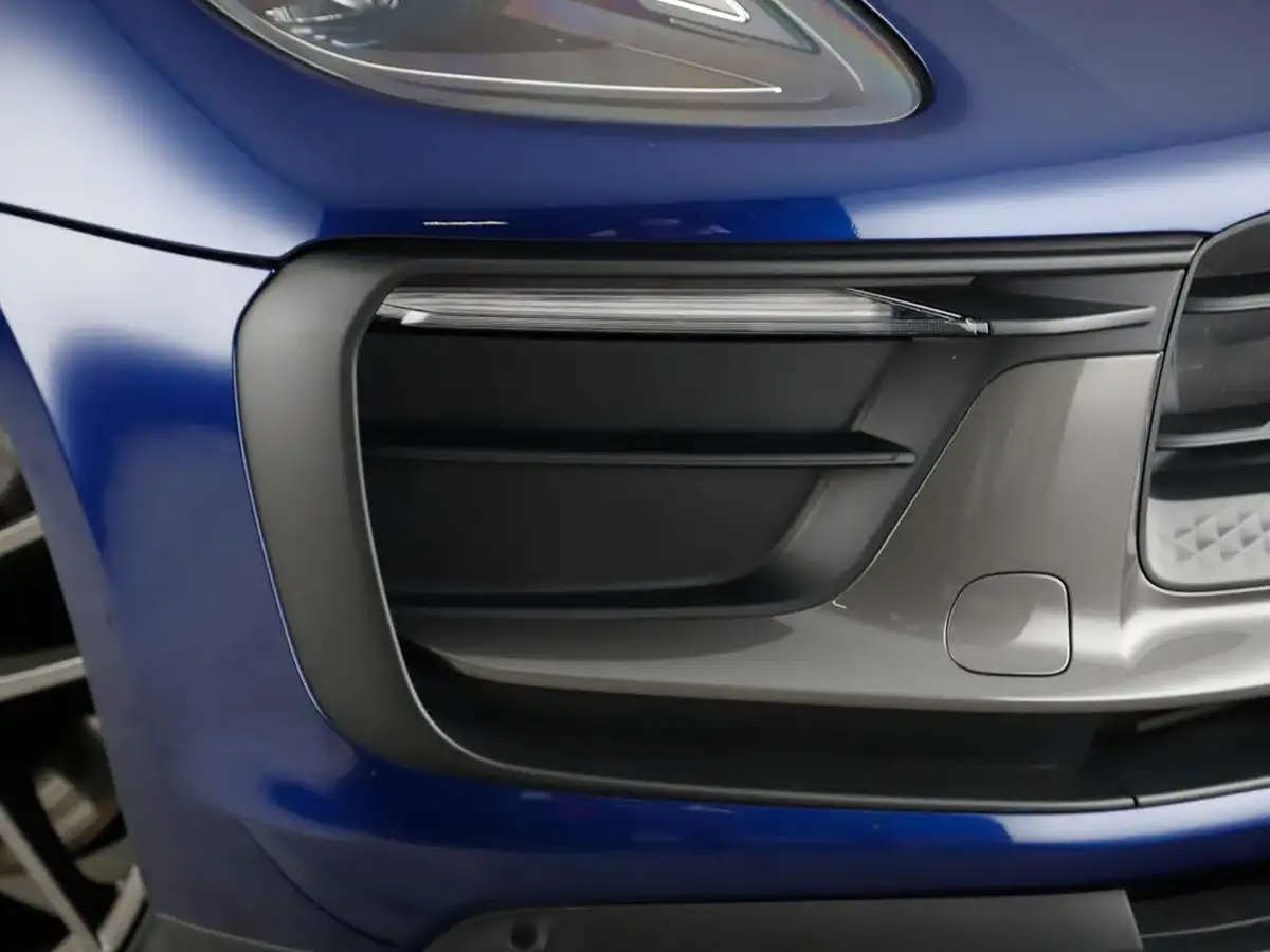 2023-porsche-macan-20-big-40