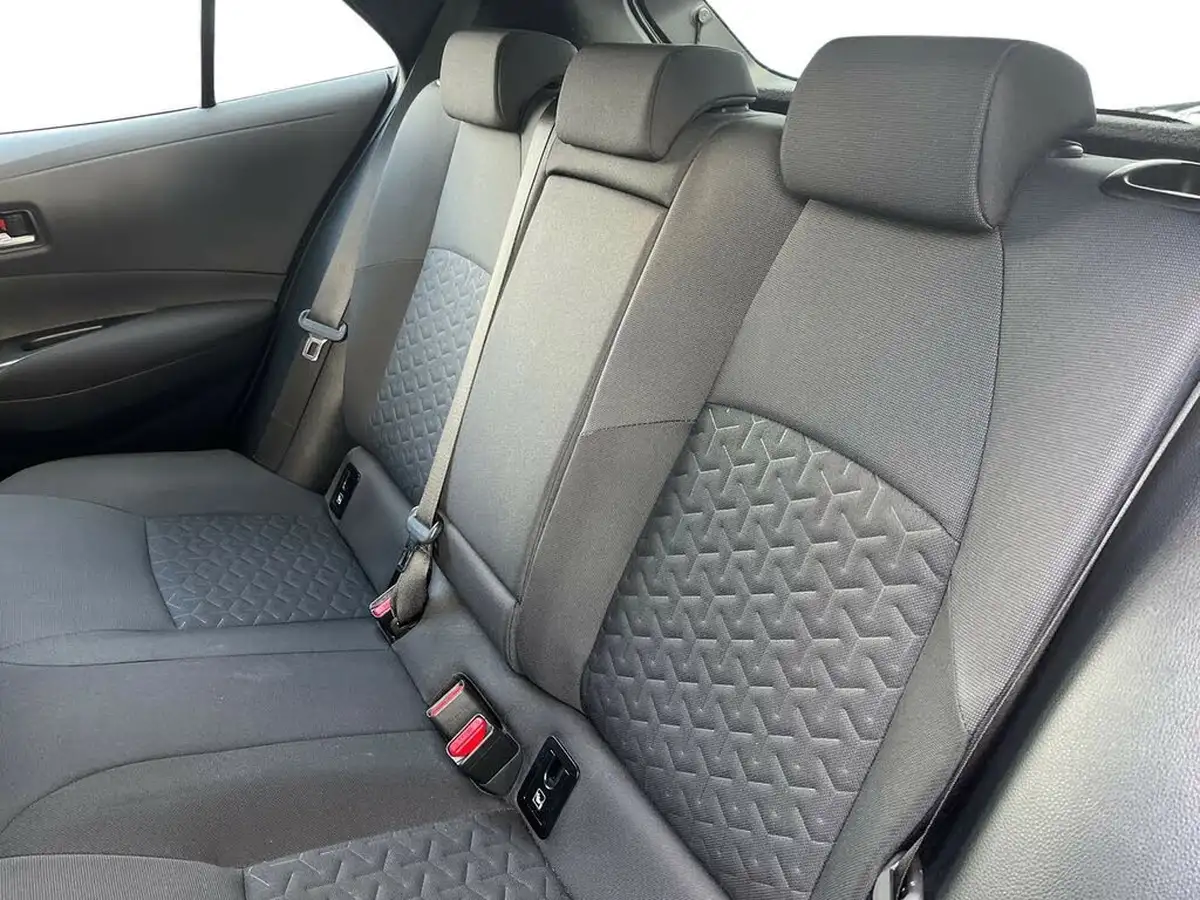 2022-toyota-corolla-18-vvt-i-icon-120bhp-trk-hatchback-5d-big-8