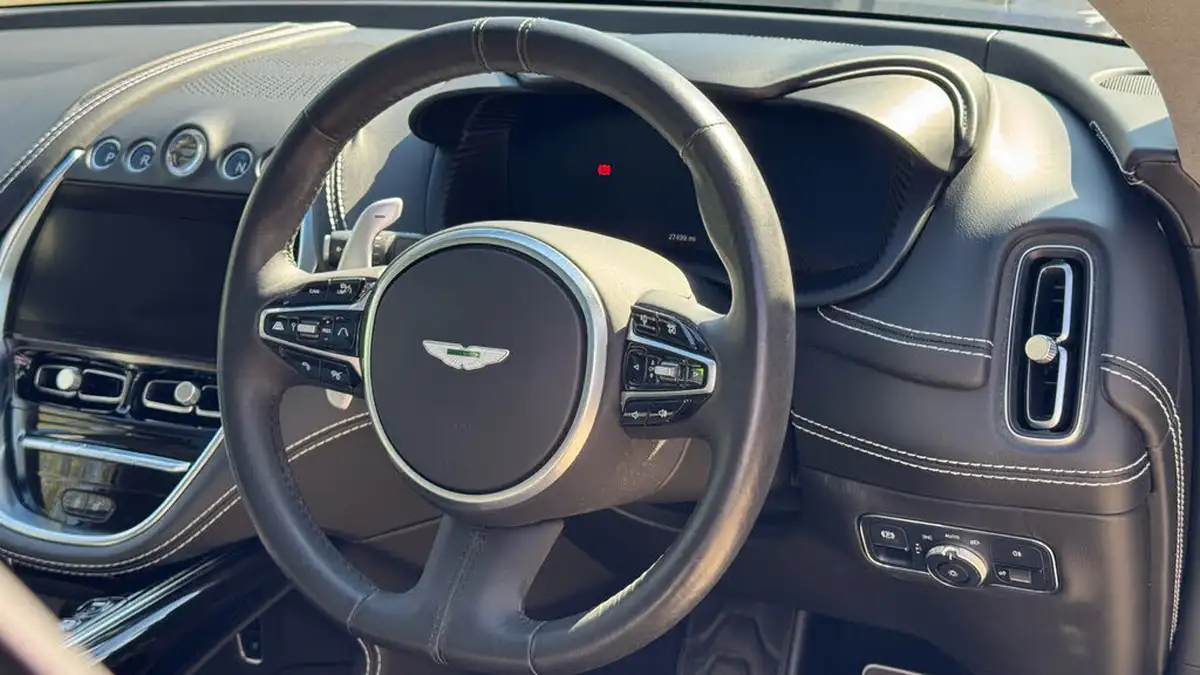2021-aston-martin-dbx-40-v8-big-10
