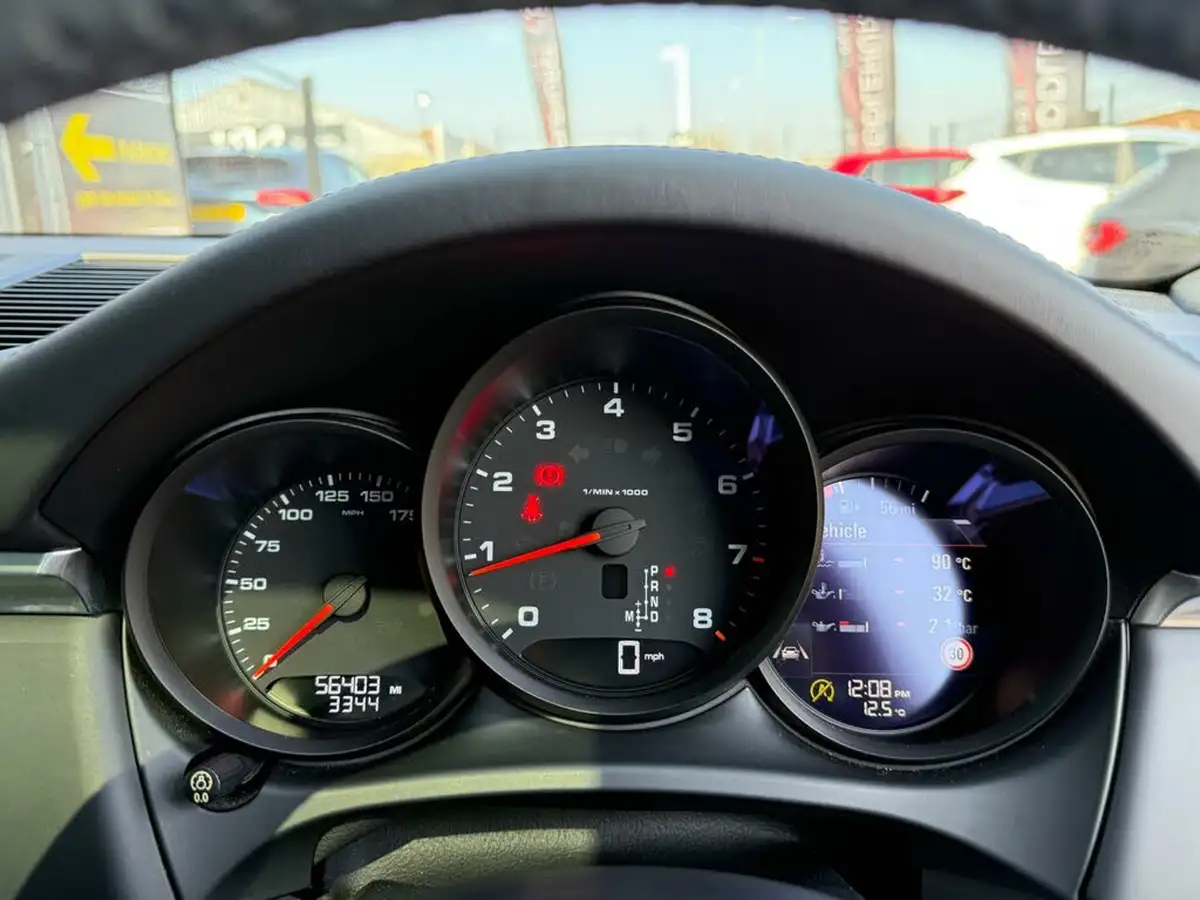 2018-porsche-macan-big-52