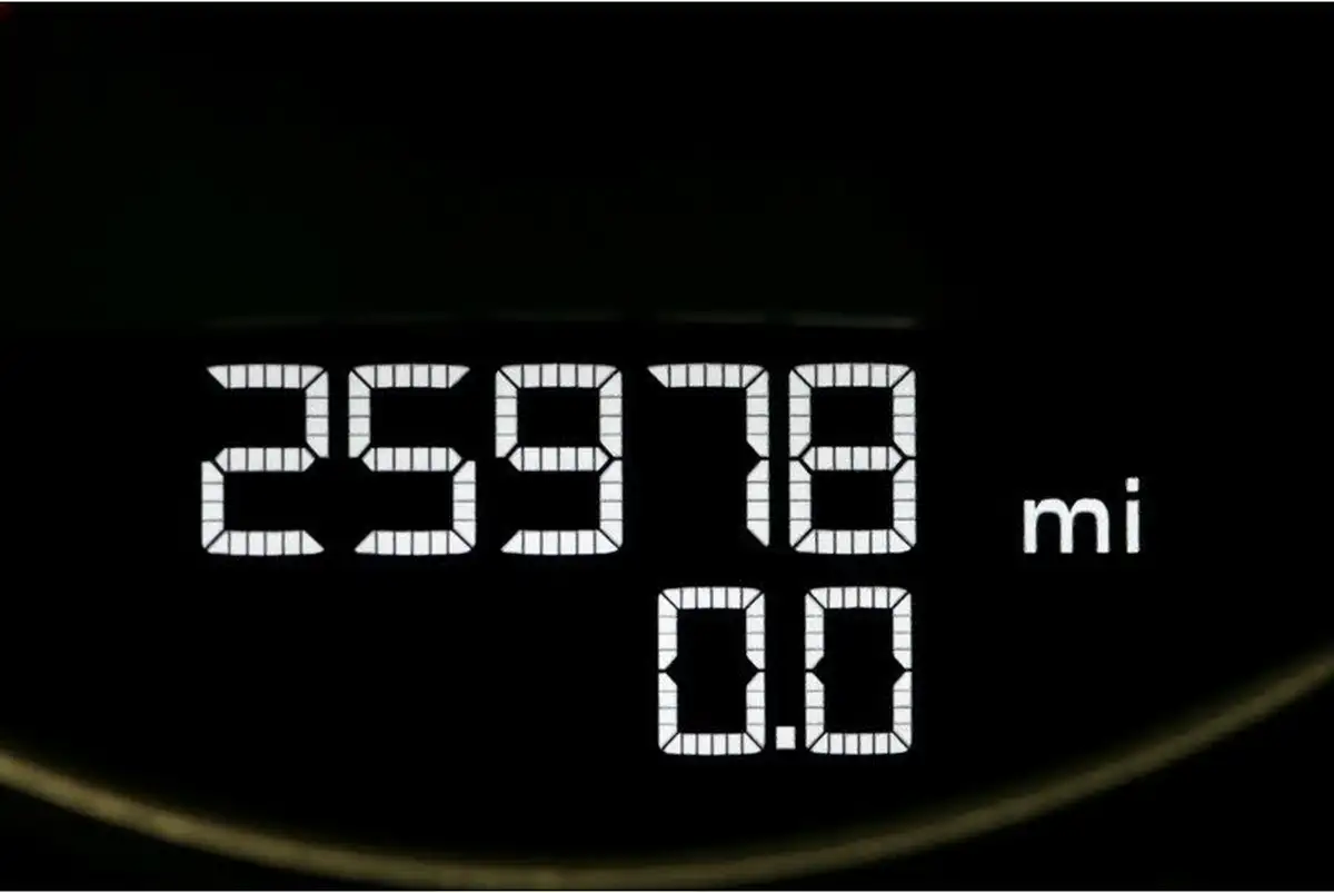 2016-porsche-911-38-turbo-s-coupe-big-25