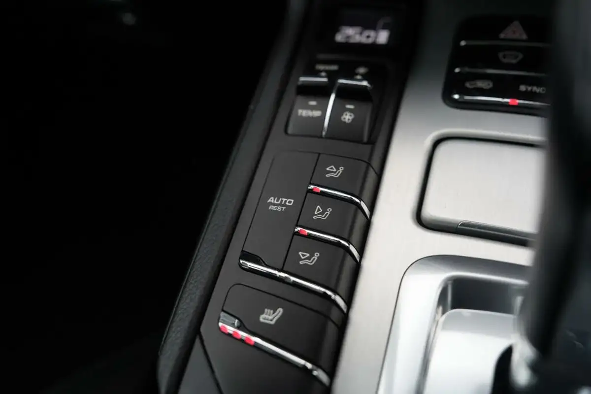 2017-porsche-cayenne-30-s-e-hybrid-platinum-edition-big-54