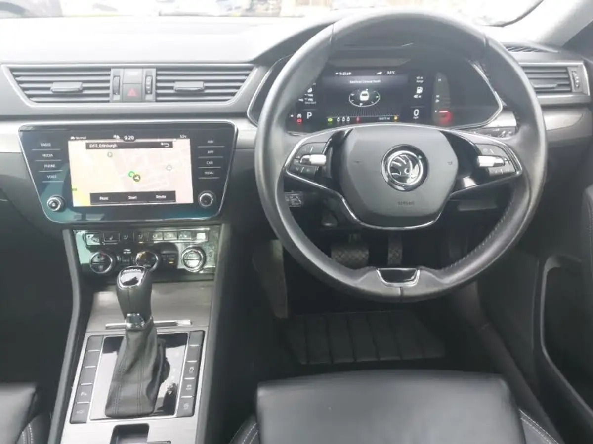 2023-skoda-superb-big-6