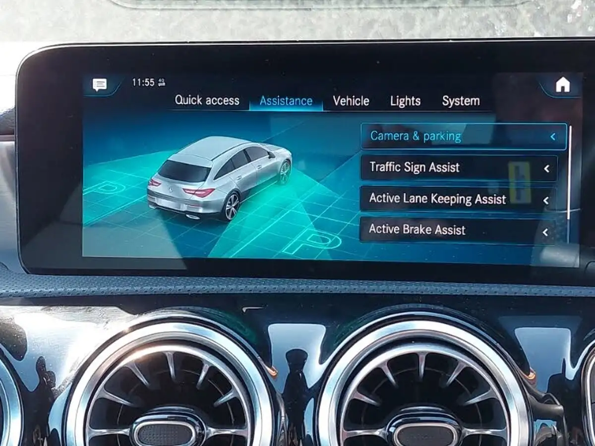 2021-mercedes-benz-cla-big-12