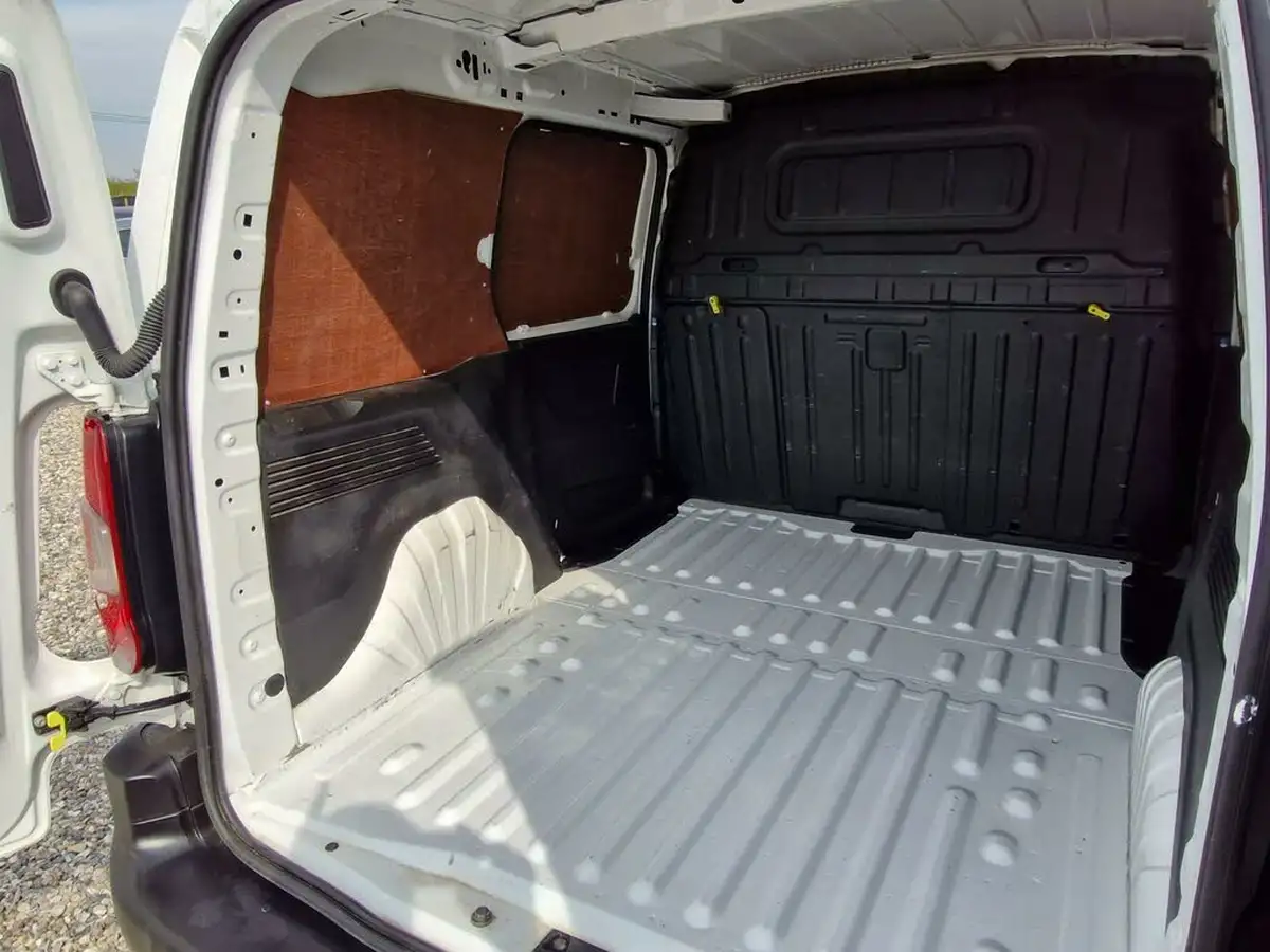 2020-citroen-berlingo-15bluehdi-1000-enterprise-100pseu6dt-e-ss-panel-big-35