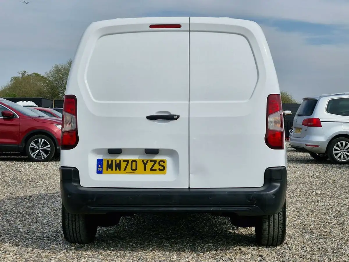 2020-citroen-berlingo-15bluehdi-1000-enterprise-100pseu6dt-e-ss-panel-big-11