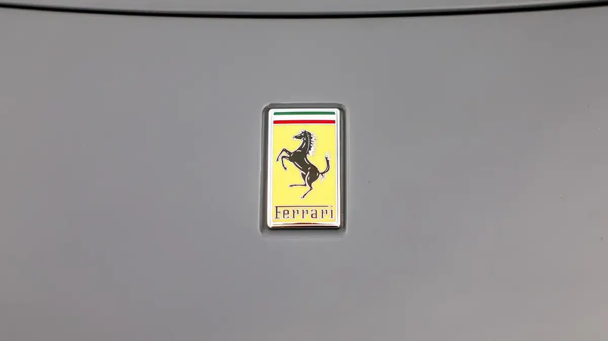 2022-ferrari-roma-38t-v8-f1-dct-ss-620ps-coupe-big-24