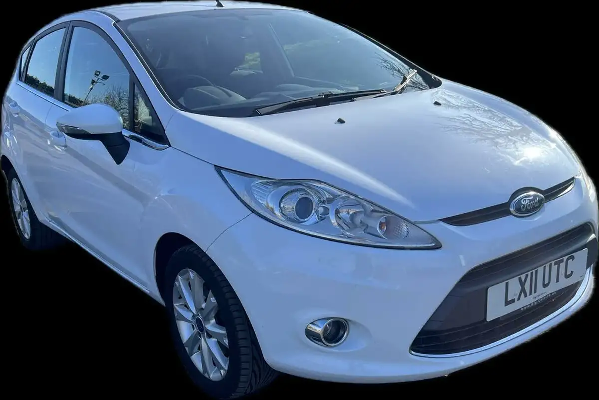 2011-ford-fiesta-125-zetec-5d-big-0
