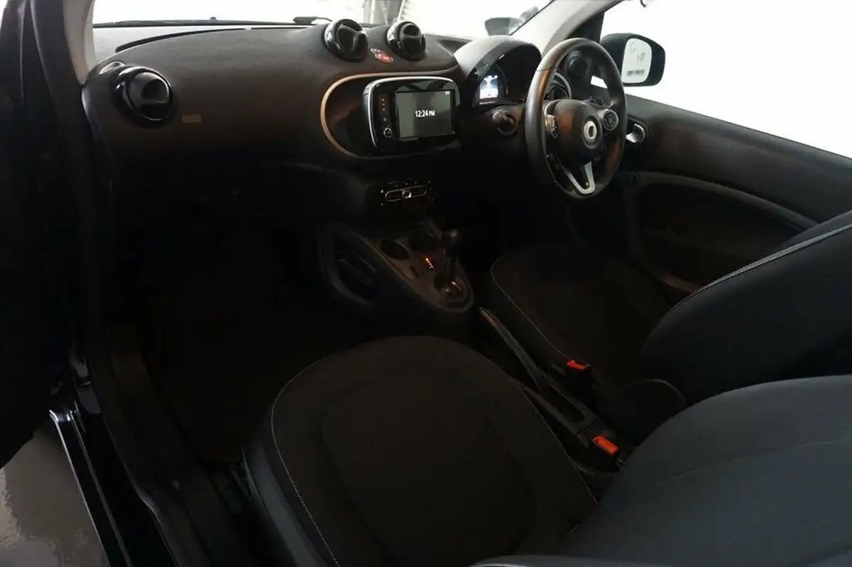 2016-smart-fortwo-10-passion-70bhp-premiumss-coupe-twinamic-big-16