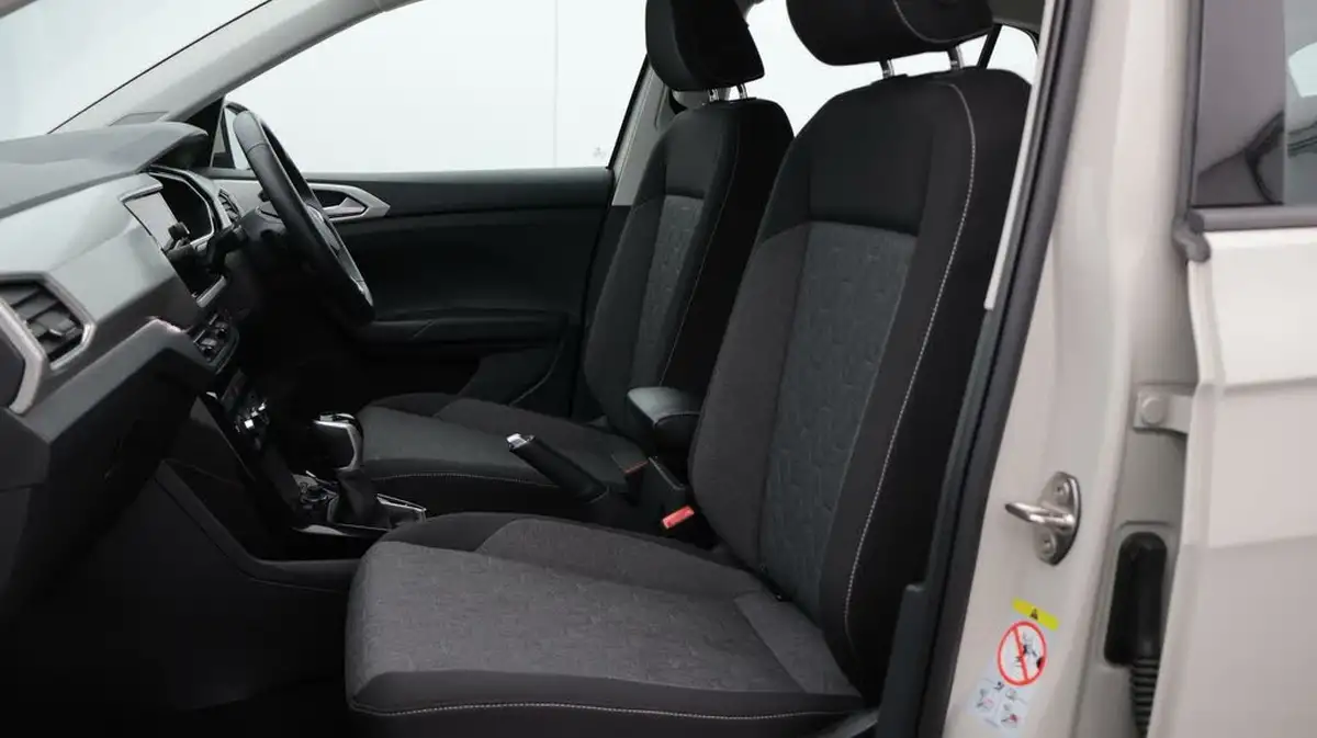2024-volkswagen-t-cross-10-tsi-move-110ps-dsg-big-14
