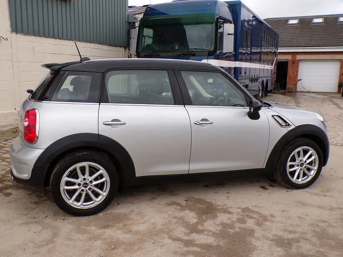 2014-mini-countryman-20td-cooper-sd-auto-big-8