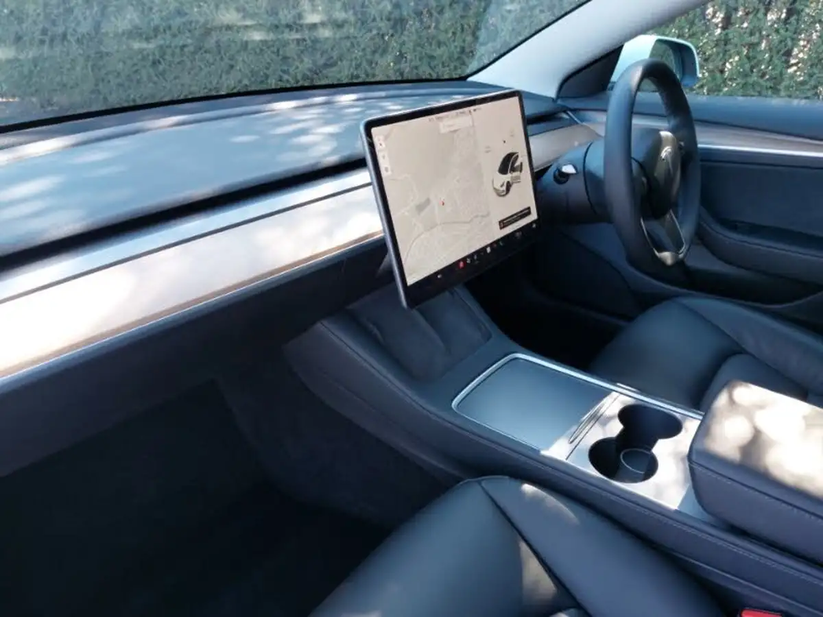 2021-tesla-model-3-e-long-range-awd-big-4