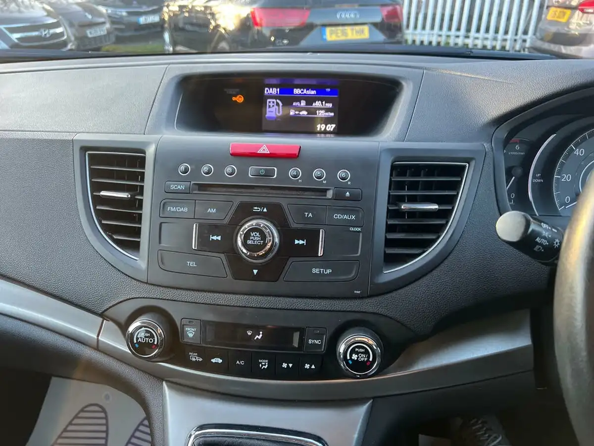 2014-honda-cr-v-22-i-dtec-se-dab-audio-big-14
