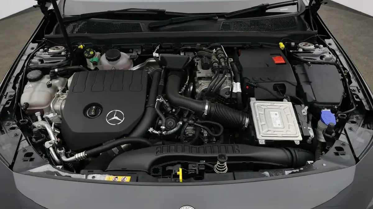 2020-mercedes-benz-a-class-13-a250e-amg-line-premium-hatchback-5d-big-18