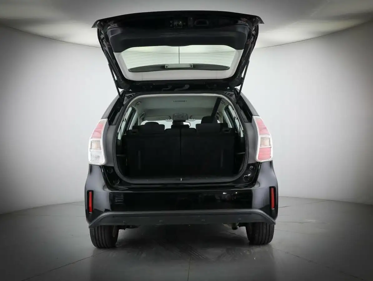 2019-toyota-prius-18-vvt-i-icon-ss-big-8