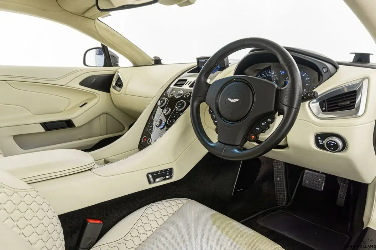 2014-aston-martin-vanquish-59-big-20