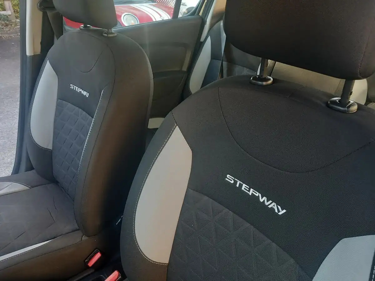 2015-dacia-sandero-stepway-09-laureate-big-19