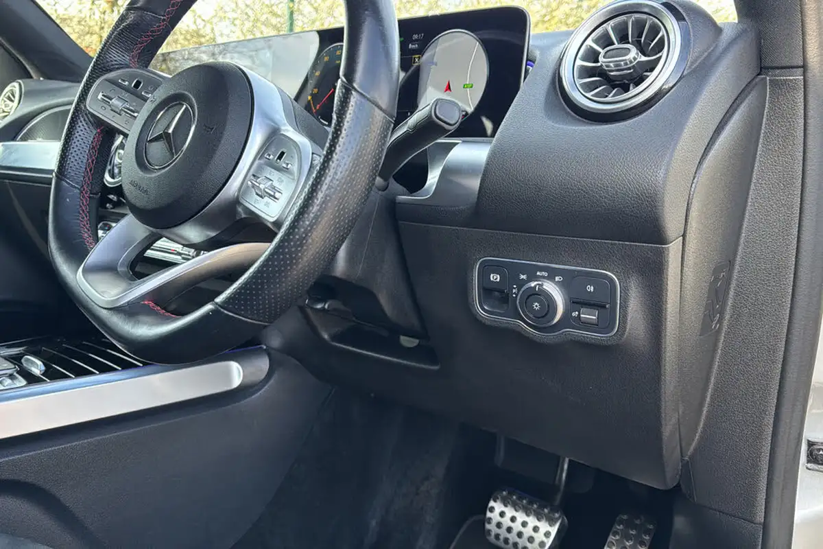 2020-mercedes-benz-glb-class-20d-glb220d-amg-line-premium-5-big-28