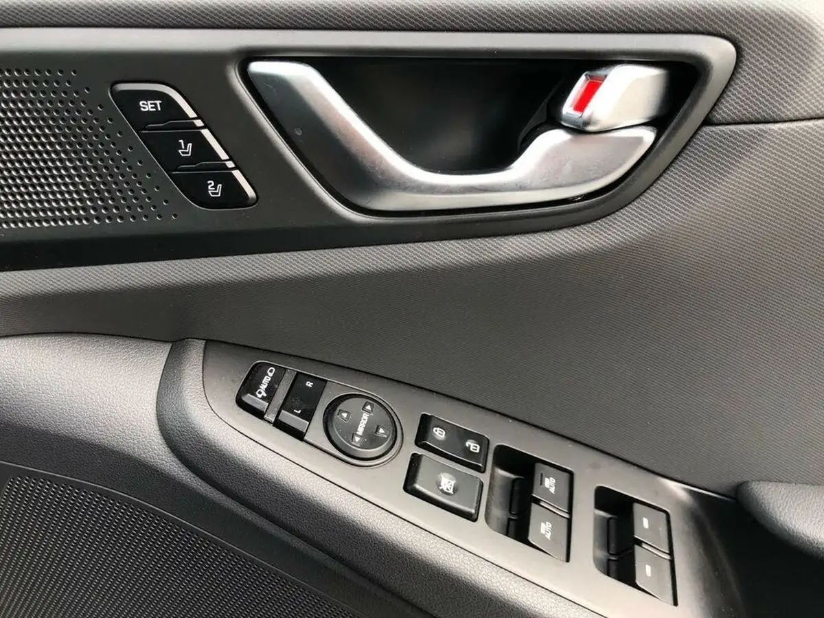 2019-hyundai-ioniq-16-gdi-premium-se-plug-in-hybrid-big-24