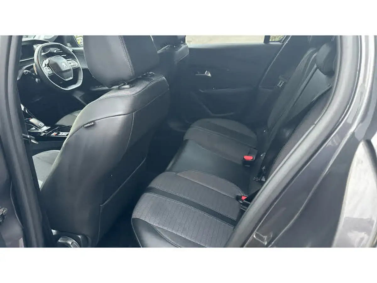 2021-peugeot-208-12-puretech-allure-premium-100bhp-eat8-big-15