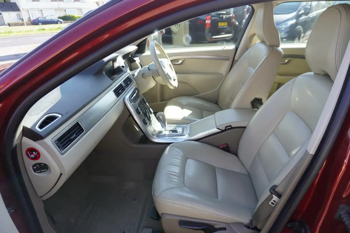 2011-volvo-xc70-24td-d5-se-lux-215bhp-geartronic-big-24