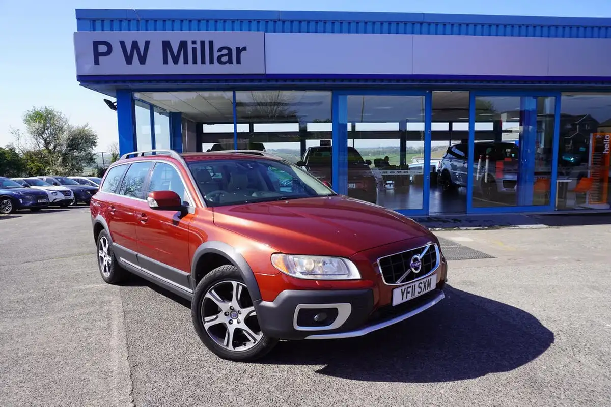 2011-volvo-xc70-24td-d5-se-lux-215bhp-geartronic-big-0