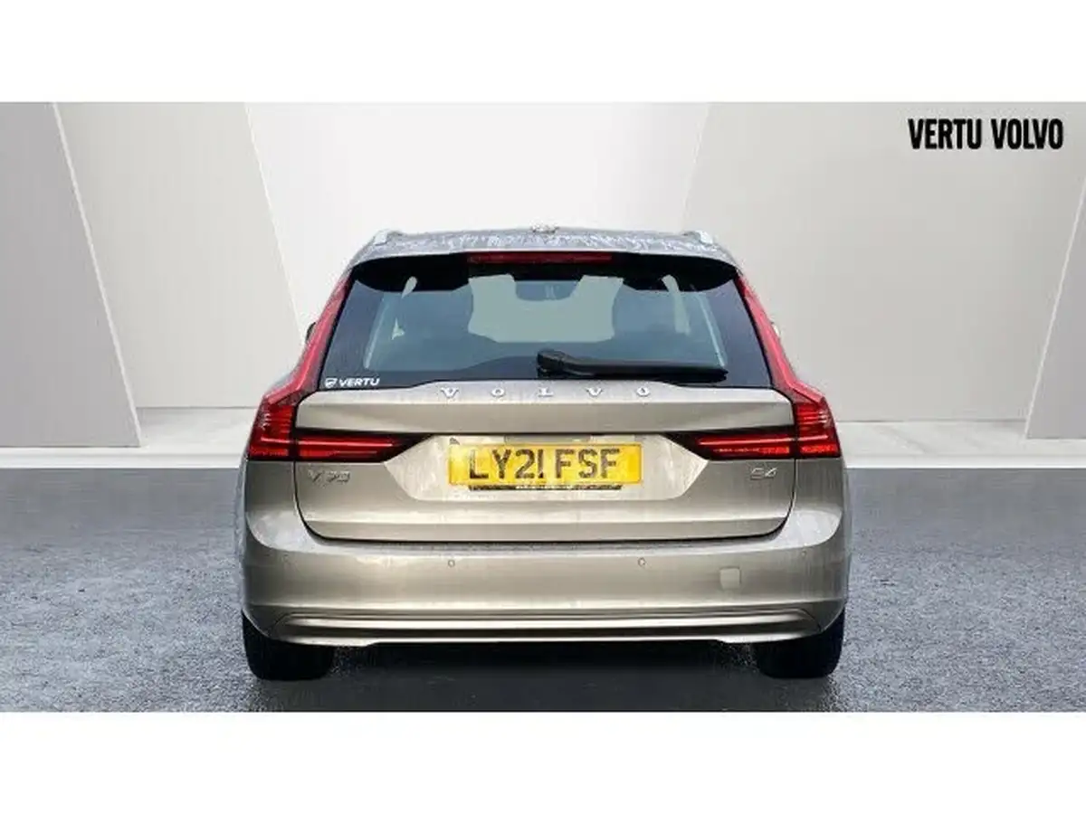 2021-volvo-v90-20-b4-momentum-big-12