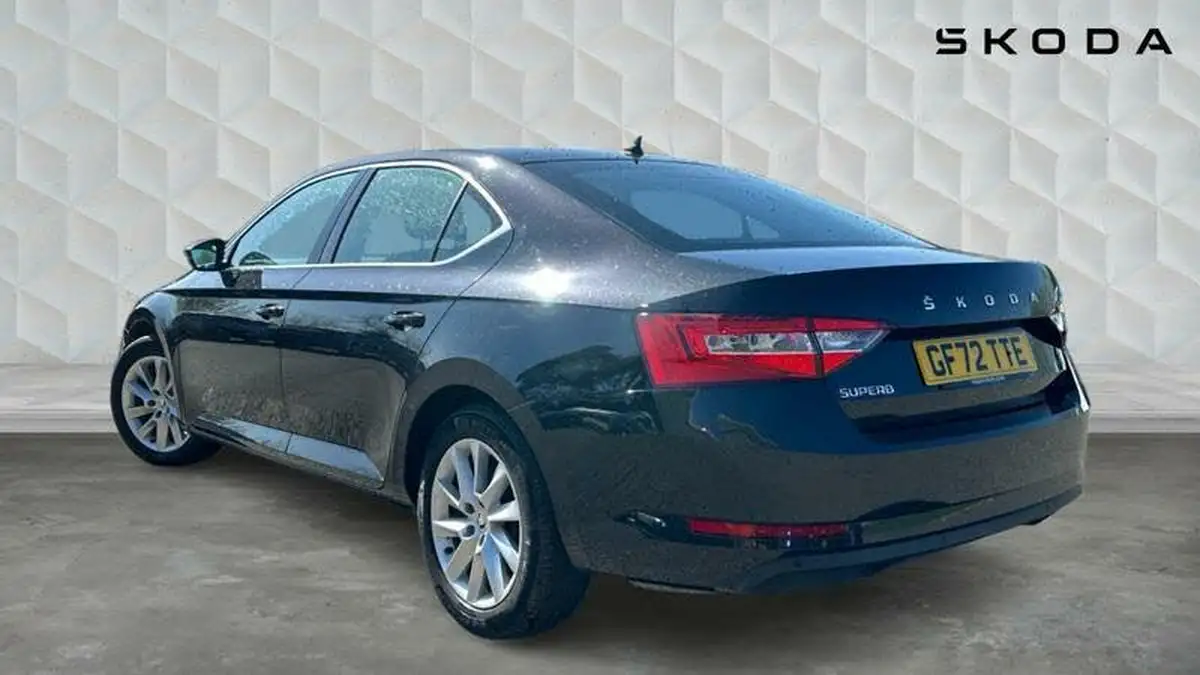 2022-skoda-superb-15-tsi-se-hatchback-dsg-big-2