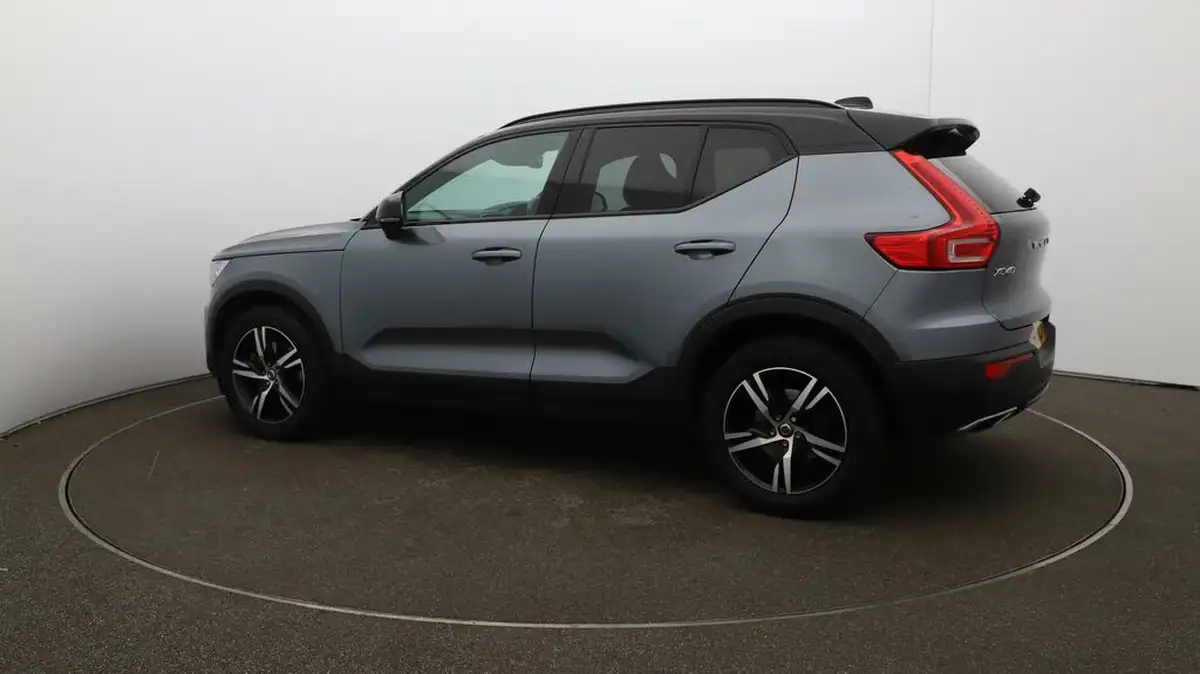 2018-volvo-xc40-20td-d4-r-design-big-41