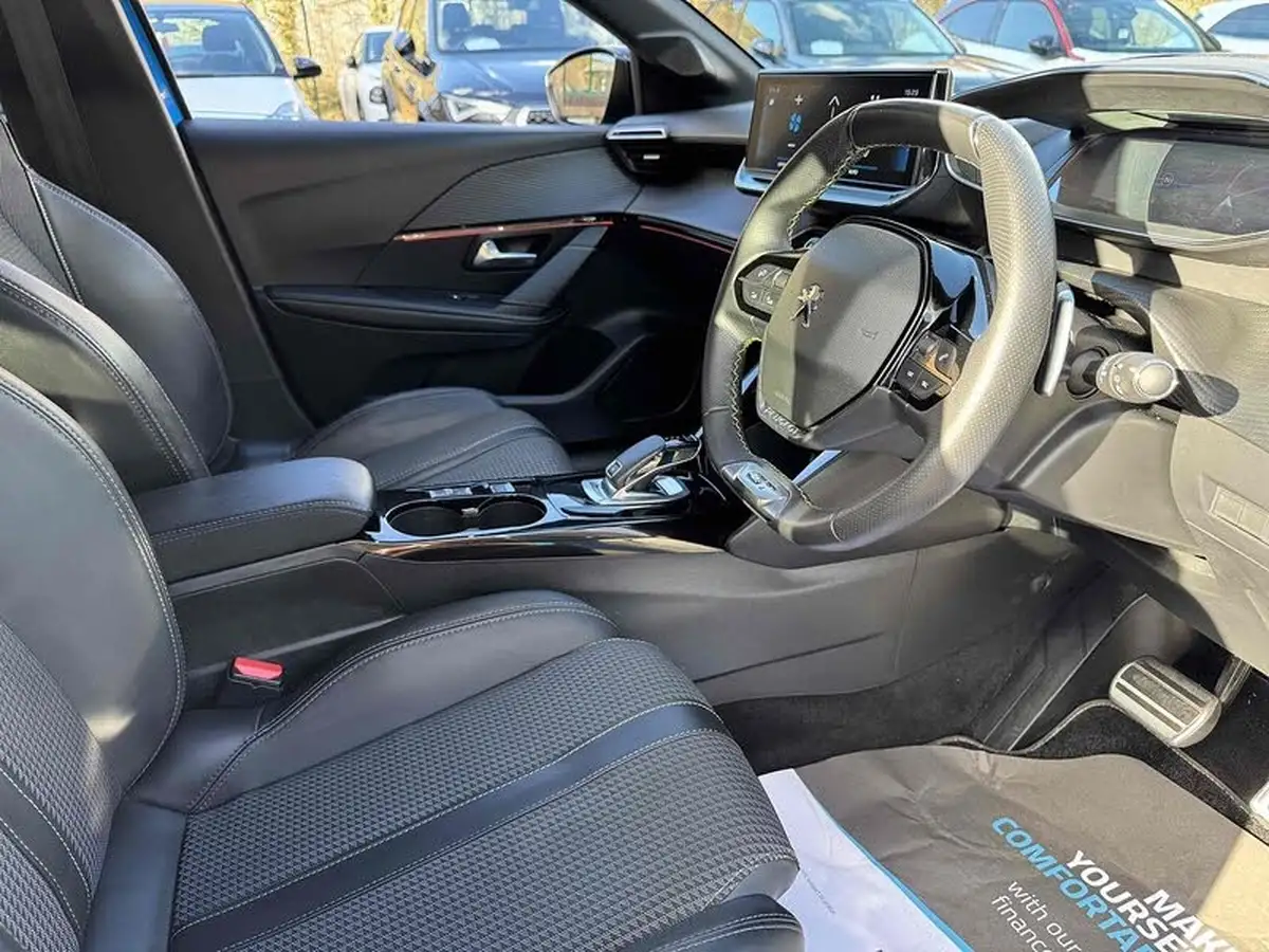2021-peugeot-208-12-puretech-gt-130bhp-eat8-big-13